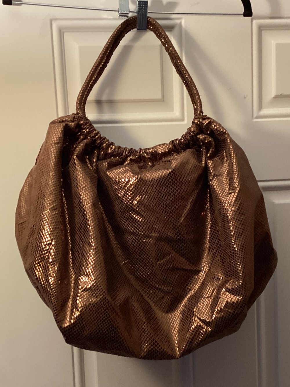 🌸NEW Daisy Fuentes Rouched Oversized purse bag🌸 BRONZE Metallic look - Picture 6 of 10